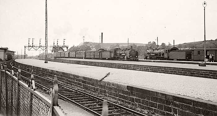 Bahnhof Bad Harzburg mit Dampfzuegen