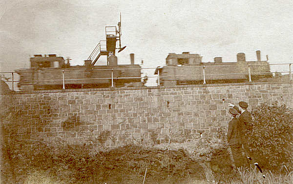 zwei Dampflokomotiven: preußische T 13