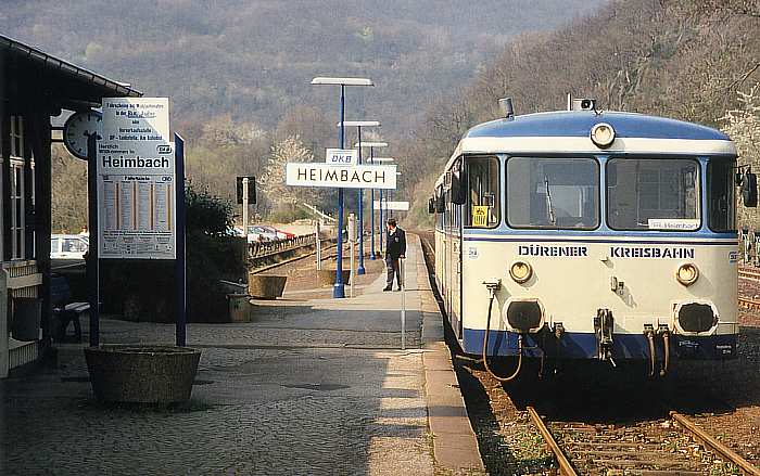 Schienenbusse der DKB nach Ankunft im Bf Heimbach, 1994