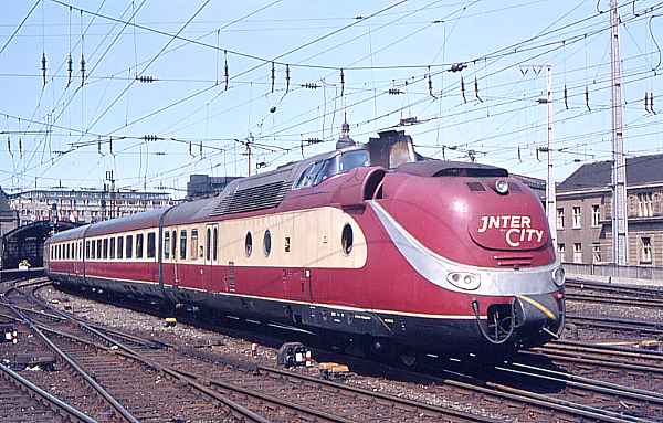 Gasturbinen-Triebwagen 602 002 der Bundesbahn, Köln Hbf