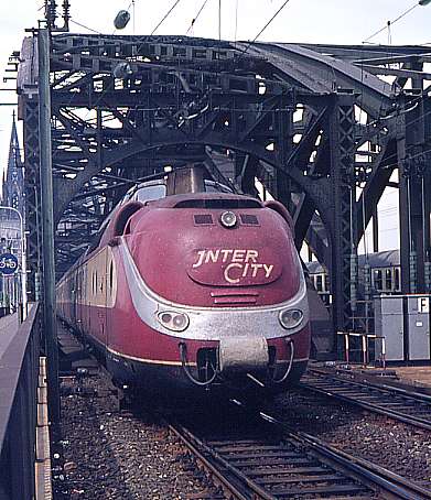 Gasturbinen-Triebwagen 602 004 der Bundesbahn, Hohenzollernbrücke