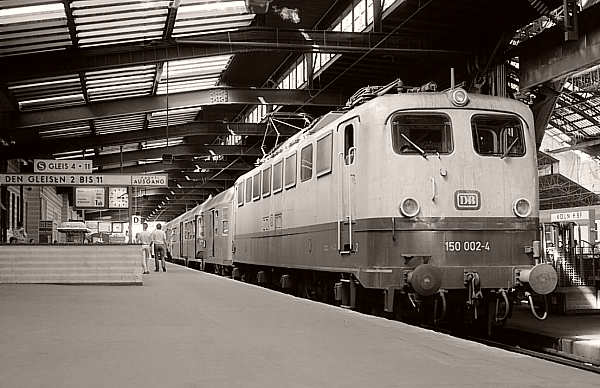 150 002 in Köln Hbf