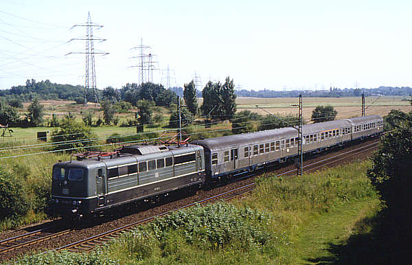 151 058 in Köln-Dünnwald