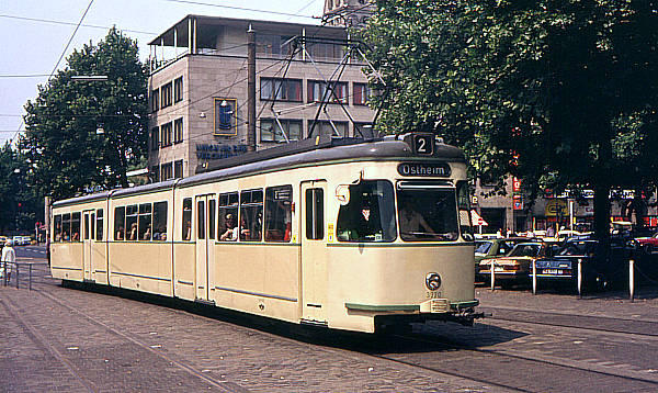 KVB 3920 auf dem Neumarkt