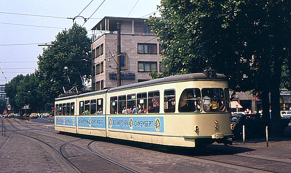 KVB 3921 auf dem Neumarkt