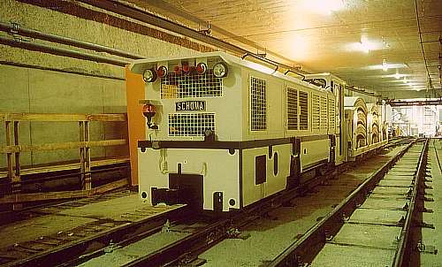 Schoema 5121 im U-Bahn-Tunnel Köln-Mülheim